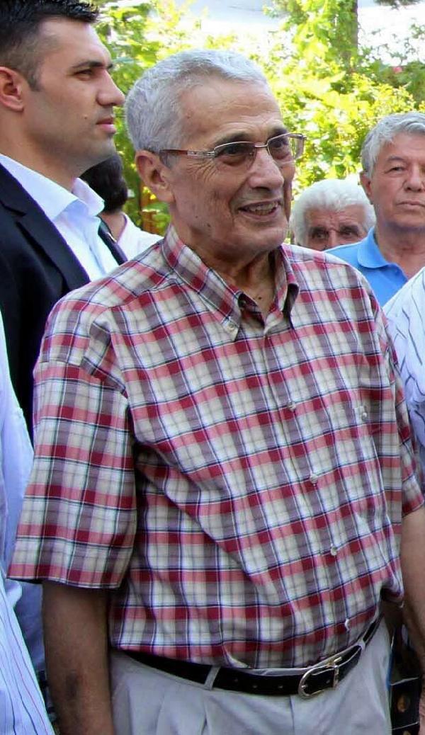 Bülent Arınç'ın ağabeyi son yolculuğuna uğurlandı