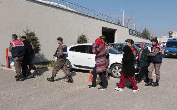 Manisa'daki çifte cinayete 5 gözaltı