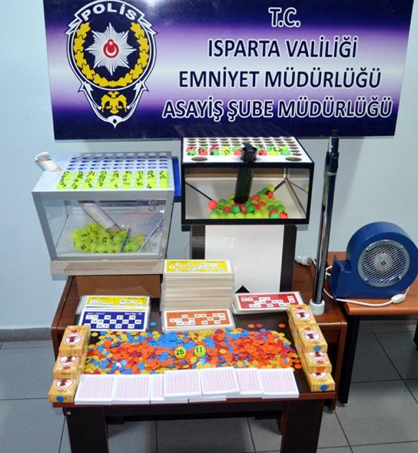 Açılışı sosyal medyadan duyurulan kumarhaneye polis baskını