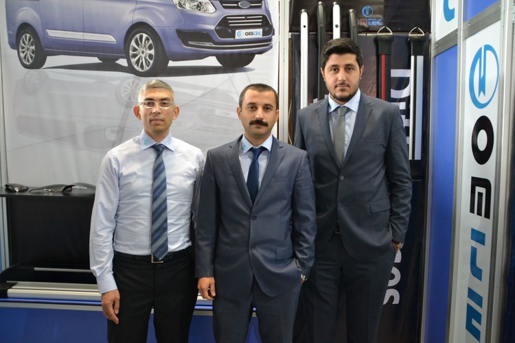 Fuarda tek başına