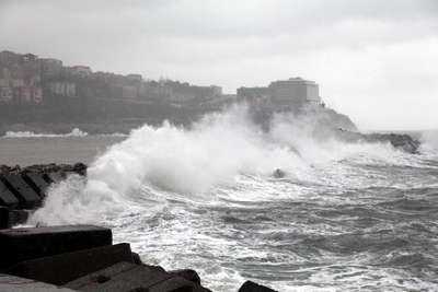 ZONGULDAK'TA DEV DALGALAR