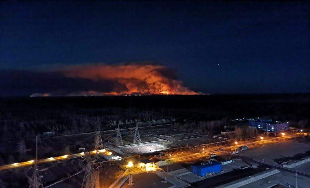 Alevler Çernobil Nükleer Santrali’ne doğru ilerliyor