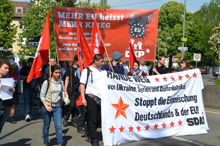 Frankfurt barış için yürüdü