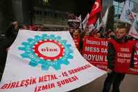 İzmirli işçilerden eylem