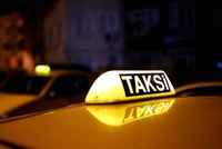Taksiciyi kalbinden bıçakladı