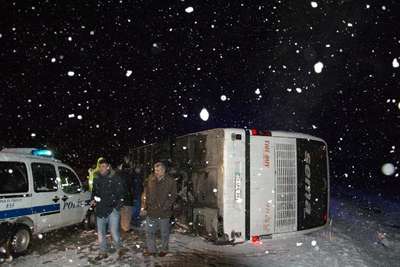 Sivas'ta otobüs devrildi: 51 yaralı