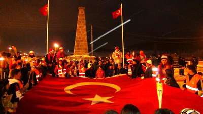 Sarıkamış şehitlerine meşaleli anma