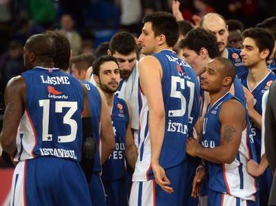 Laboral Kutxa: 67 – Anadolu Efes: 72