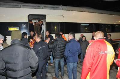 Galatasaray taraftarları olay çıkardı