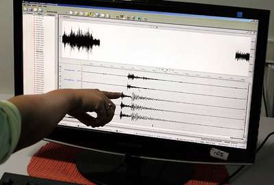 Nepal'de şiddetli deprem
