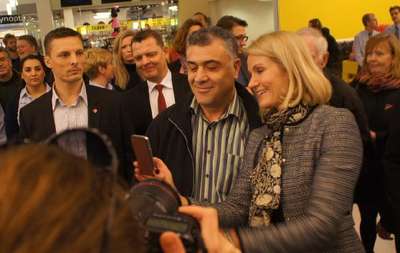 Başbakanla eski işyerinde selfie