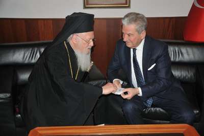 Patrik Bartholomeos, İzmir ziyaretinin ilk gününde ayin yönetti (3)