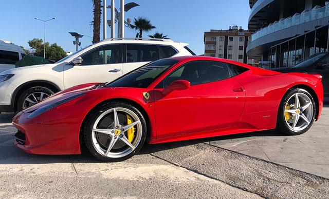 Ferrari'si olan kişi, bin liralık yardıma başvurdu