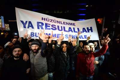 Cumhuriyet'e Charlie Hebdo tepkisi