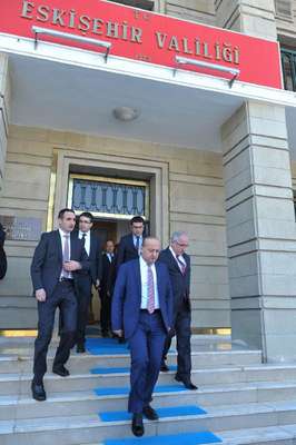 Ak Parti: Öcalan ileri adımlar atmalı