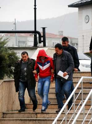 Annesini öldüren genç tutuklandı