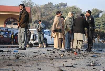 Pakistan'da camiye bombalı saldırı