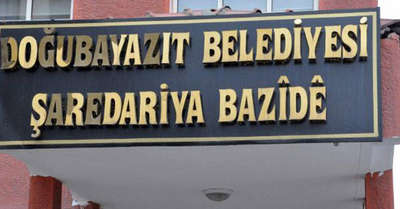 Belediyeye Kürtçe tabelalar asıldı