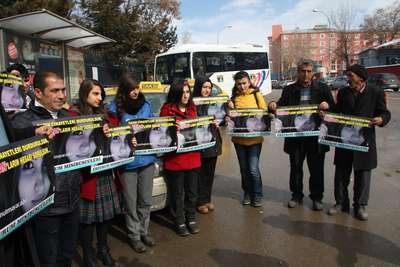 Minibüsçülerden Özgecan protestosu