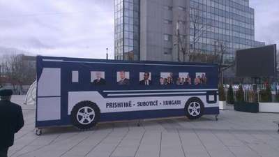 Vetvendosye Hareketi Kosova’dan kaçışları durdurmak için Başbakanlık önünde eylem düzenledi