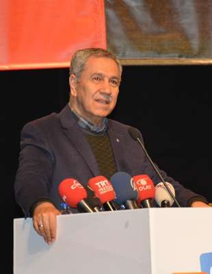 'Türkiye'den bin civarında genç IŞİD'e katıldı'
