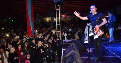 Haluk Levent, 100 gün üst üste konser vererek