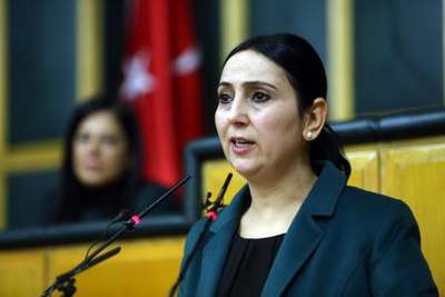 'Türk bayrağı Kobani halkının güvencesinde'