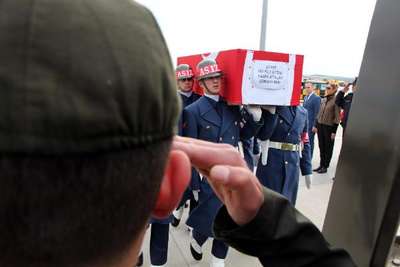 Bir günde 6 asker şehit oldu