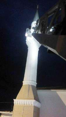 Minarede kalp krizinden öldü
