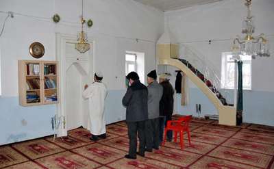 İmamlarla ilgili tartışma büyüyor