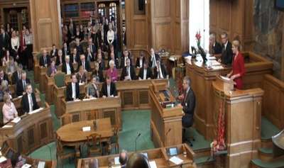 Danimarka’da üç parti milletvekillerinin kıyak emekliliğini kaldırmak istiyor