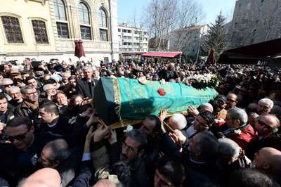 Ulu çınar son yolculuğuna uğurlanıyor