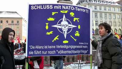 Münih’te 4 bin kişi NATO’yu protesto etti