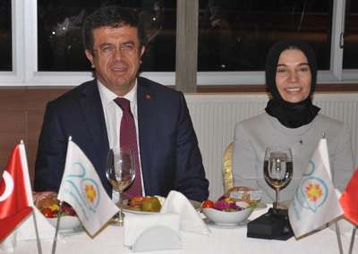 Bakan Nihat Zeybekci; "Cumhurbaşkanının meydanlara inmesi son derede normaldir"