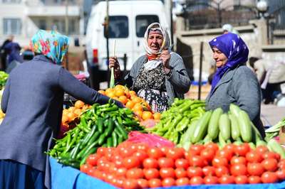 Bu pazarda erkeklerin çalışması yasak