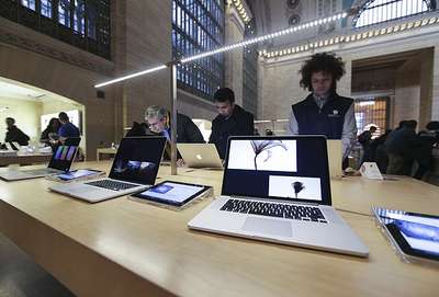 Apple akıllı saatini tanıttı