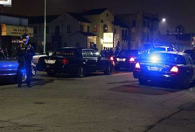 Ferguson'da iki polis vuruldu