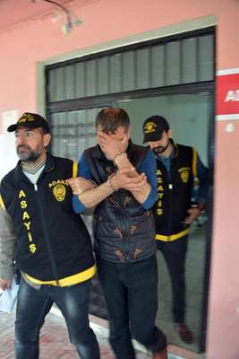 Sahte polis, gerçek polise kimlik sorunca yakalandı