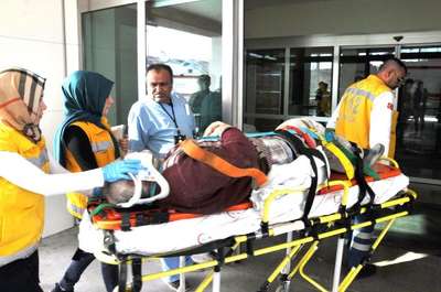 4 metre yükseklikteki iskeleden düşen işçi ağır yaralandı