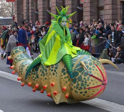 Strasbourg sokaklarında karnaval coşkusu