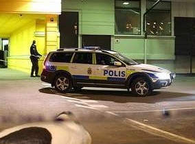 İsveç'te polis aracı 4 öğrenciyi ezdi