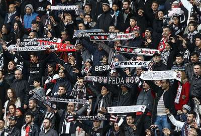 Beşiktaş'a tribün kapatma cezası