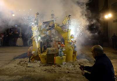 Las Fallas Festivali'nde 'siyasi mizah'