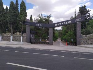 Mezarlıklar boş kaldı