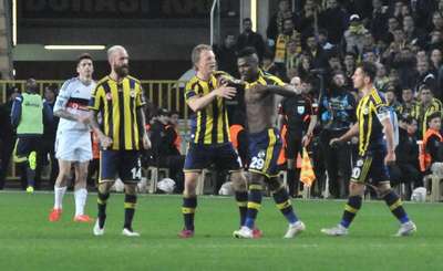 Emenike İstanbul'dan ayrıldı