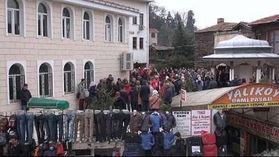 Bıçaklanarak öldürülen kadın son yolculuğuna uğurlandı