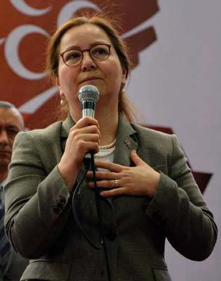 MHP'li Demirel: Türk kadını asla tavuk olmaz