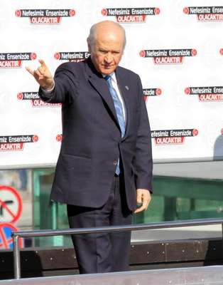 Bahçeli: Erdoğan, Öcalan canisiyle başkanlık sistemini kurma hedefine sabitlendi