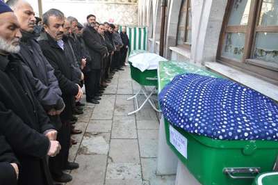 Kazada ölen 2 kadın toprağa verildi