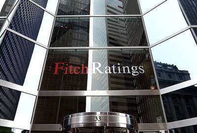 Fitch Yunanistan'ın notunu düşürdü